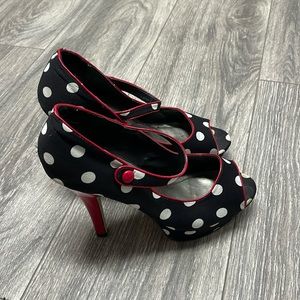 Black with red and white polkadots, high heel shoe. Super cute!!